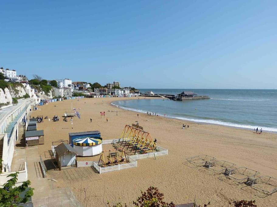 Ferienwohnung Amazing Sea Views And Much More…. Broadstairs Exterior foto